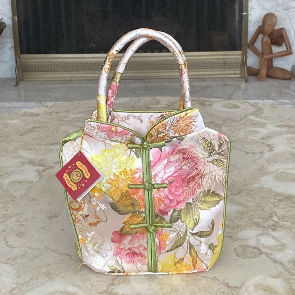 NWTโChineseโSilkโBagโFloralโPrintโMulti-Use